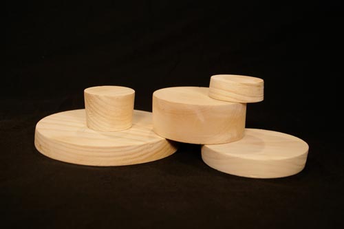 Five Wood Bungs in Various Diameters and Thicknesses
